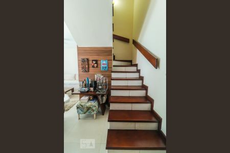 Escada para Segundo Andar de casa de condomínio para alugar com 3 quartos, 120m² em Pechincha, Rio de Janeiro