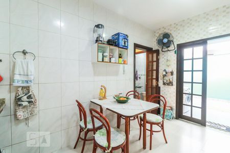 Casa de condomínio para alugar com 120m², 3 quartos e sem vagaCozinha