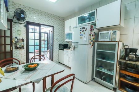 Casa de condomínio para alugar com 120m², 3 quartos e sem vagaCozinha