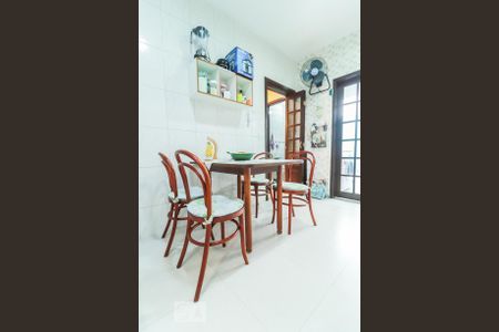 Casa de condomínio para alugar com 120m², 3 quartos e sem vagaCozinha
