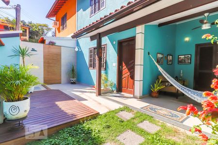 Varanda e Quintal de casa de condomínio para alugar com 3 quartos, 120m² em Pechincha, Rio de Janeiro