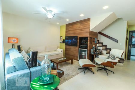 Sala de Estar de casa de condomínio à venda com 3 quartos, 120m² em Pechincha, Rio de Janeiro