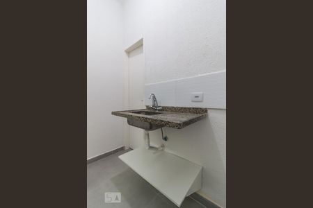 Cozinha de kitnet/studio para alugar com 1 quarto, 24m² em Bom Retiro, São Paulo