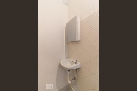 Banheiro de kitnet/studio para alugar com 1 quarto, 24m² em Bom Retiro, São Paulo