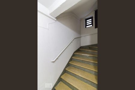 Studio para alugar com 24m², 1 quarto e sem vagaEscada entrada