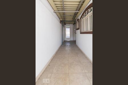 Casa à venda com 300m², 3 quartos e 8 vagasCorredor Lateral