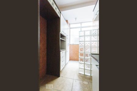 Cozinha de apartamento à venda com 2 quartos, 65m² em Bela Vista, Porto Alegre
