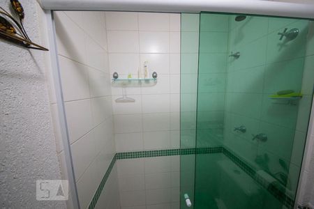 Banheiro de apartamento à venda com 2 quartos, 48m² em Maceió, Niterói
