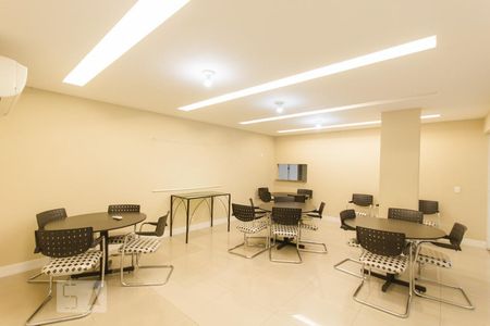 Apartamento para alugar com 110m², 3 quartos e 1 vaga Apartamento para alugar com 110m², 3 quartos e 1 vagaÁrea comum - Salão de festas