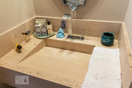 Apartamento à venda com 212m², 3 quartos e 3 vagas Apartamento à venda com 212m², 3 quartos e 3 vagasDetalhe do Lavabo