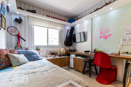 Apartamento à venda com 212m², 3 quartos e 3 vagas Apartamento à venda com 212m², 3 quartos e 3 vagasSuíte 2