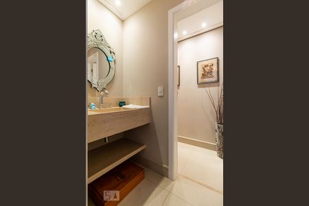 Apartamento à venda com 212m², 3 quartos e 3 vagas Apartamento à venda com 212m², 3 quartos e 3 vagasLavabo