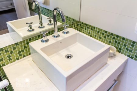 Apartamento à venda com 212m², 3 quartos e 3 vagas Apartamento à venda com 212m², 3 quartos e 3 vagasDetalhe do Banheiro da Suíte 3