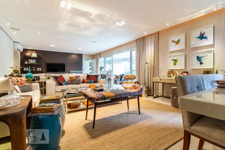 Apartamento à venda com 212m², 3 quartos e 3 vagas Apartamento à venda com 212m², 3 quartos e 3 vagasSala