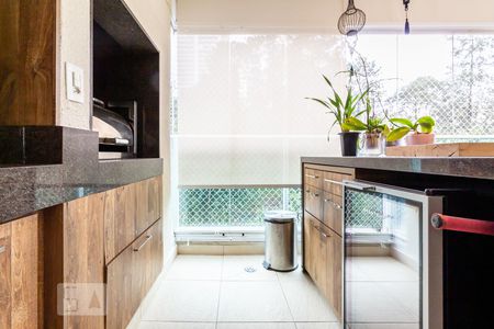 Apartamento à venda com 212m², 3 quartos e 3 vagas Apartamento à venda com 212m², 3 quartos e 3 vagasDetalhe da Varanda Gourmet