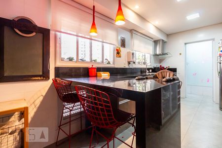 Apartamento à venda com 212m², 3 quartos e 3 vagas Apartamento à venda com 212m², 3 quartos e 3 vagasCozinha