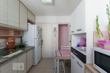 Apartamento à venda com 72m², 2 quartos e 1 vagaCozinha