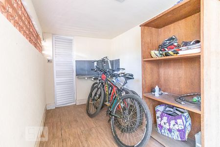 Casa à venda com 300m², 3 quartos e 2 vagas Casa à venda com 300m², 3 quartos e 2 vagasGaragem