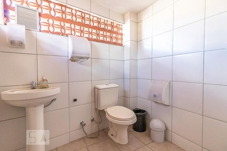 Casa à venda com 300m², 3 quartos e 2 vagas Casa à venda com 300m², 3 quartos e 2 vagasBanheiro da Garagem