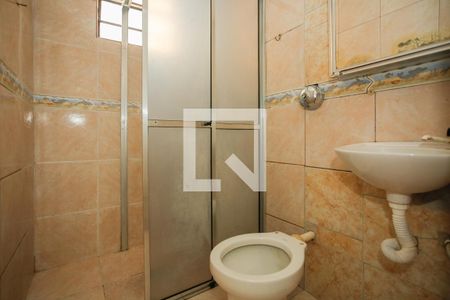 Banheiro de apartamento à venda com 1 quarto, 68m² em Rubem Berta, Porto Alegre