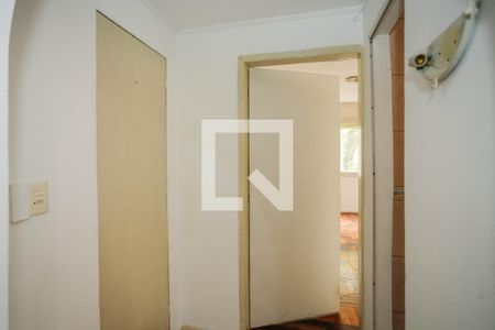 Corredor de apartamento à venda com 1 quarto, 68m² em Rubem Berta, Porto Alegre