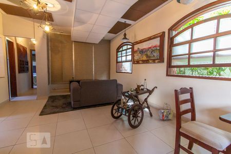 Sala de casa para alugar com 3 quartos, 160m² em Concórdia, Belo Horizonte