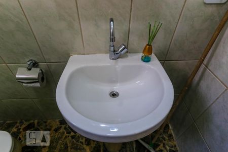 Casa para alugar com 150m², 3 quartos e 1 vaga Casa para alugar com 150m², 3 quartos e 1 vagaBanheiro