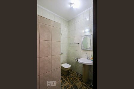 Casa para alugar com 150m², 3 quartos e 1 vaga Casa para alugar com 150m², 3 quartos e 1 vagaBanheiro