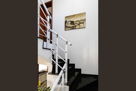 escada de casa para alugar com 3 quartos, 120m² em Penha de França, São Paulo