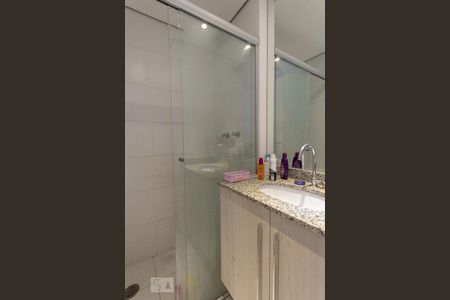 Banheiro de apartamento para alugar com 2 quartos, 64m² em Jardim Parque Morumbi, São Paulo