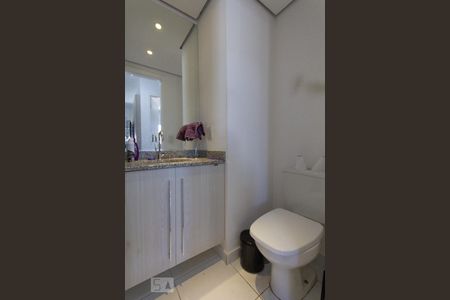 Banheiro de apartamento para alugar com 2 quartos, 64m² em Jardim Parque Morumbi, São Paulo