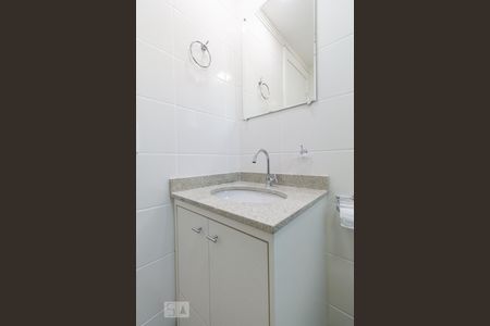 Apartamento para alugar com 65m², 3 quartos e 1 vaga Apartamento para alugar com 65m², 3 quartos e 1 vagaBanheiro do quarto 2