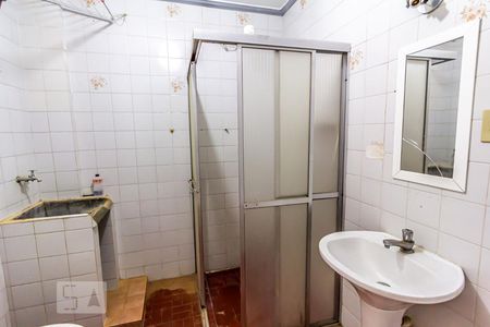 Banheiro de kitnet/studio para alugar com 1 quarto, 33m² em Bela Vista, São Paulo