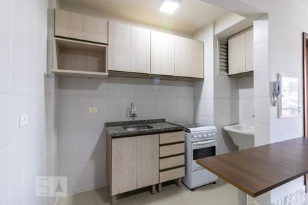 Cozinha de kitnet/studio para alugar com 1 quarto, 28m² em Rebouças, Curitiba