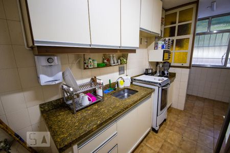 Cozinha de apartamento à venda com 2 quartos, 70m² em Fonseca, Niterói