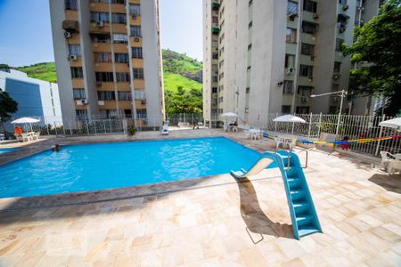 Apartamento à venda com 70m², 2 quartos e sem vagaPiscina