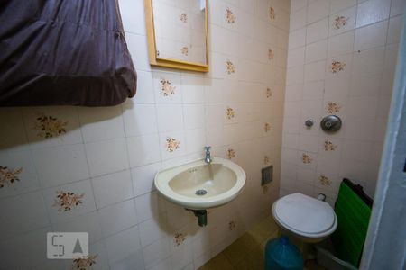 Apartamento à venda com 70m², 2 quartos e sem vaga Apartamento à venda com 70m², 2 quartos e sem vagaBanheiro de Serviço