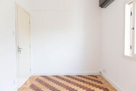 Quarto de apartamento à venda com 1 quarto, 55m² em Navegantes, Porto Alegre