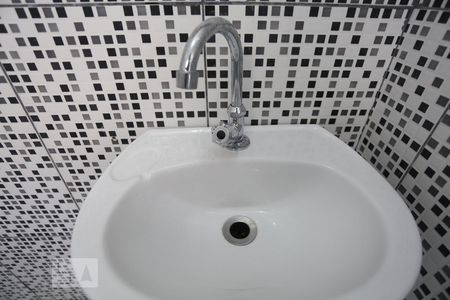 Banheiro - Torneira de kitnet/studio para alugar com 1 quarto, 18m² em Vila Butantã, São Paulo