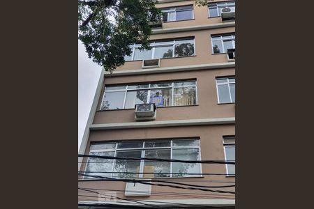 Apartamento para alugar com 120m², 3 quartos e 1 vaga Apartamento para alugar com 120m², 3 quartos e 1 vagaFachada