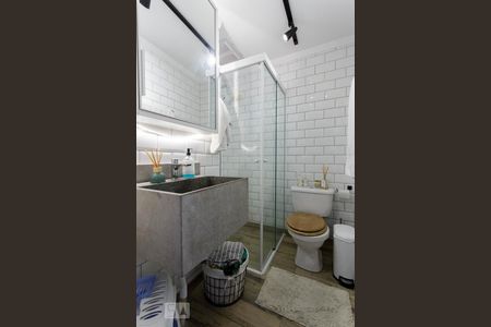 Banheiro de apartamento para alugar com 1 quarto, 51m² em Petrópolis, Porto Alegre