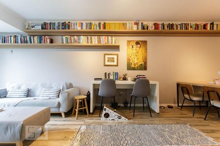 Sala de apartamento para alugar com 1 quarto, 51m² em Petrópolis, Porto Alegre