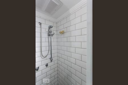 Banheiro de apartamento para alugar com 1 quarto, 51m² em Petrópolis, Porto Alegre