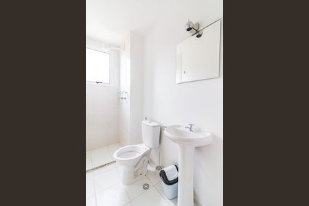 Banheiro de apartamento para alugar com 3 quartos, 62m² em Cavalhada, Porto Alegre