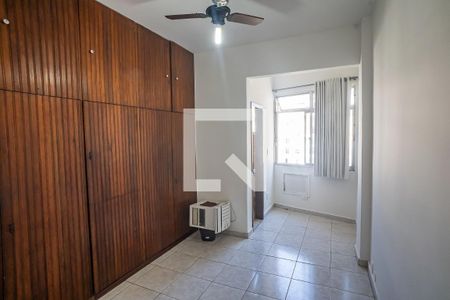 Sala  de kitnet/studio para alugar com 1 quarto, 25m² em Flamengo, Rio de Janeiro