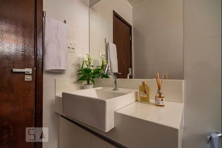 Banheiro de apartamento para alugar com 3 quartos, 115m² em Cidade Nova, Belo Horizonte