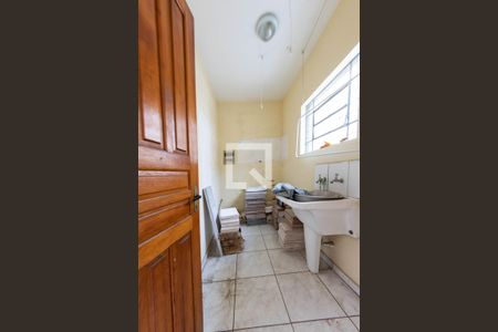 Casa à venda com 373m², 3 quartos e 2 vagas Casa à venda com 373m², 3 quartos e 2 vagasÁrea de Serviço