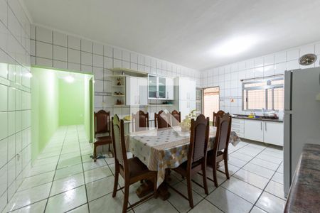 Casa à venda com 373m², 3 quartos e 2 vagas Casa à venda com 373m², 3 quartos e 2 vagasCozinha