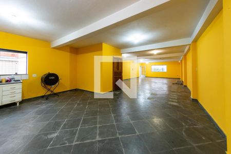 Casa à venda com 373m², 3 quartos e 2 vagas Casa à venda com 373m², 3 quartos e 2 vagasÁrea de Serviço