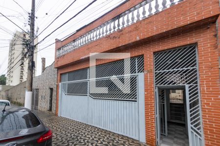 Casa à venda com 373m², 3 quartos e 2 vagas Casa à venda com 373m², 3 quartos e 2 vagasFachada